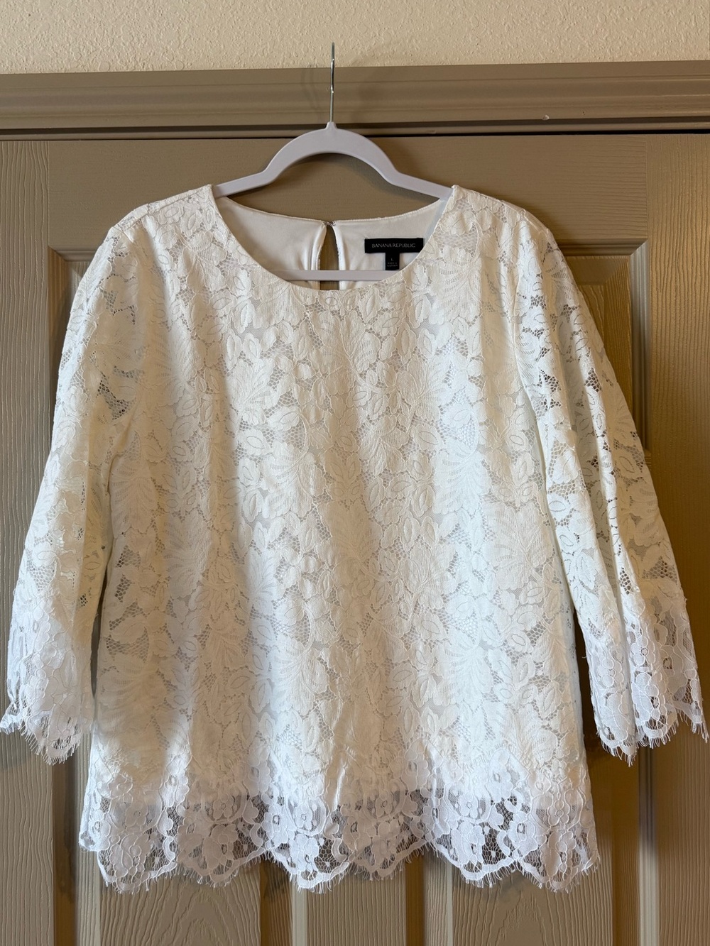 Banana Republic White Lace 3/4 Sleeve Blouse